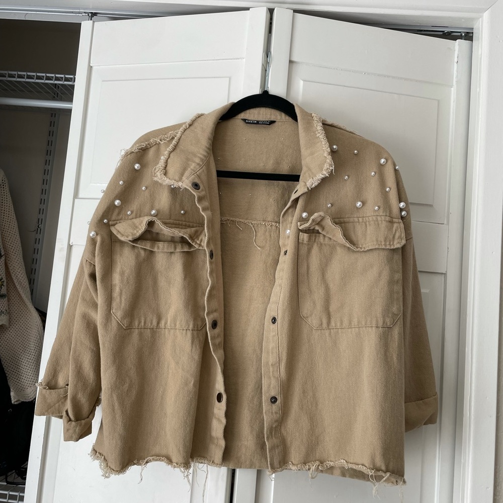 Cute mid-length jacket